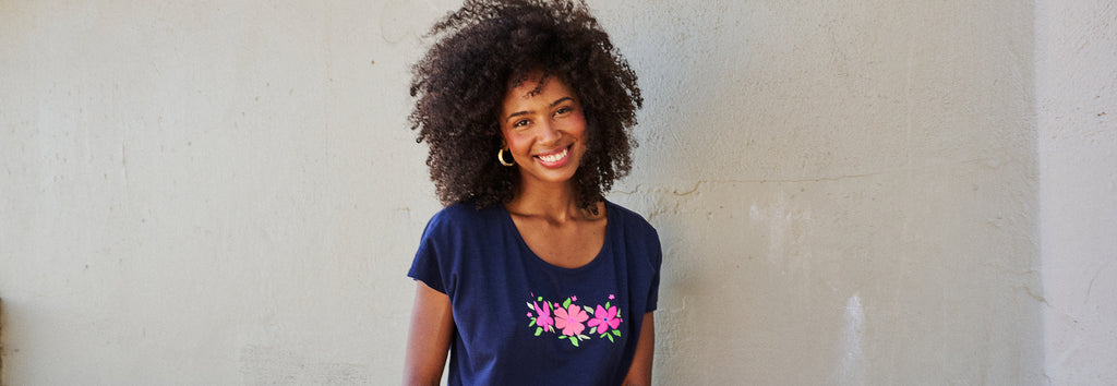 Keepsake T with Cosmo bouquet in South Beach Blue