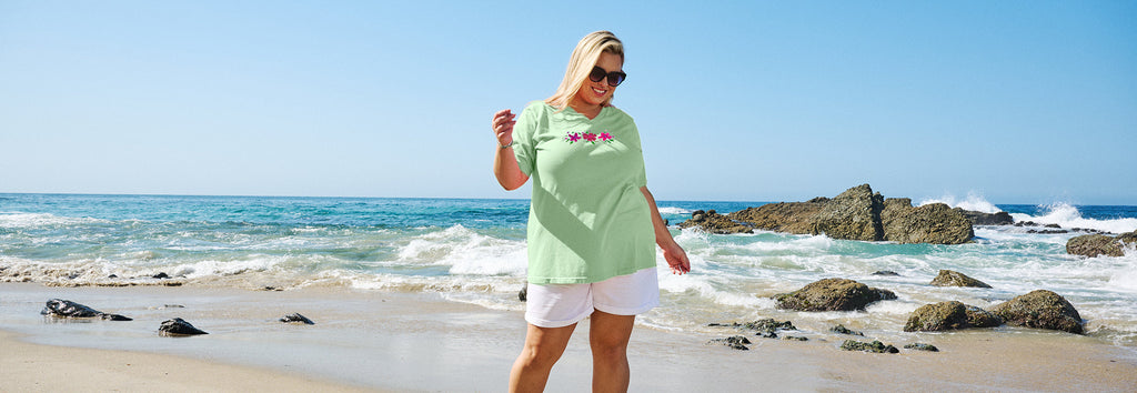 Cosmo Bouquet V-Neck T in Mint Julep