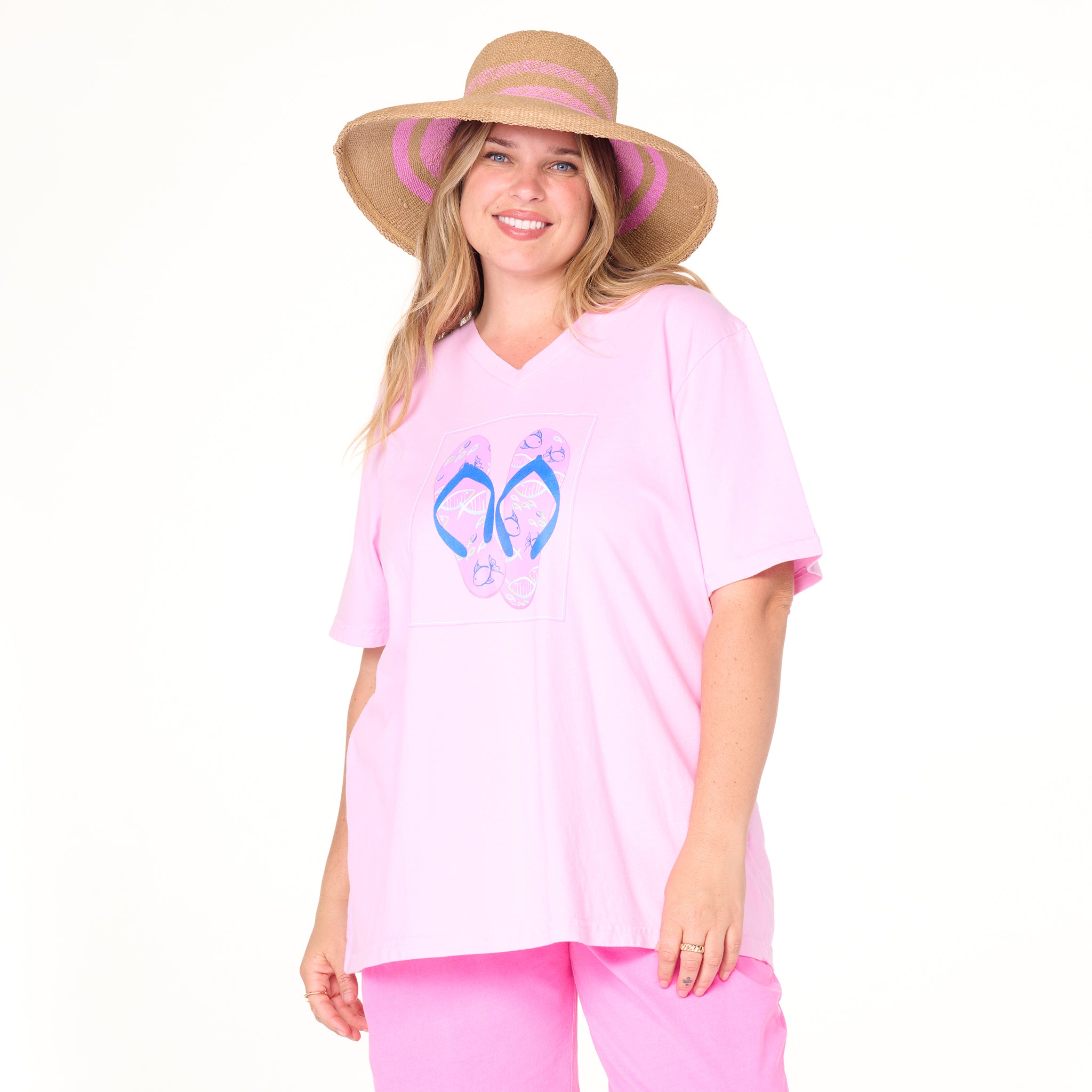 Fishy Flop V-Neck T | Plus Size