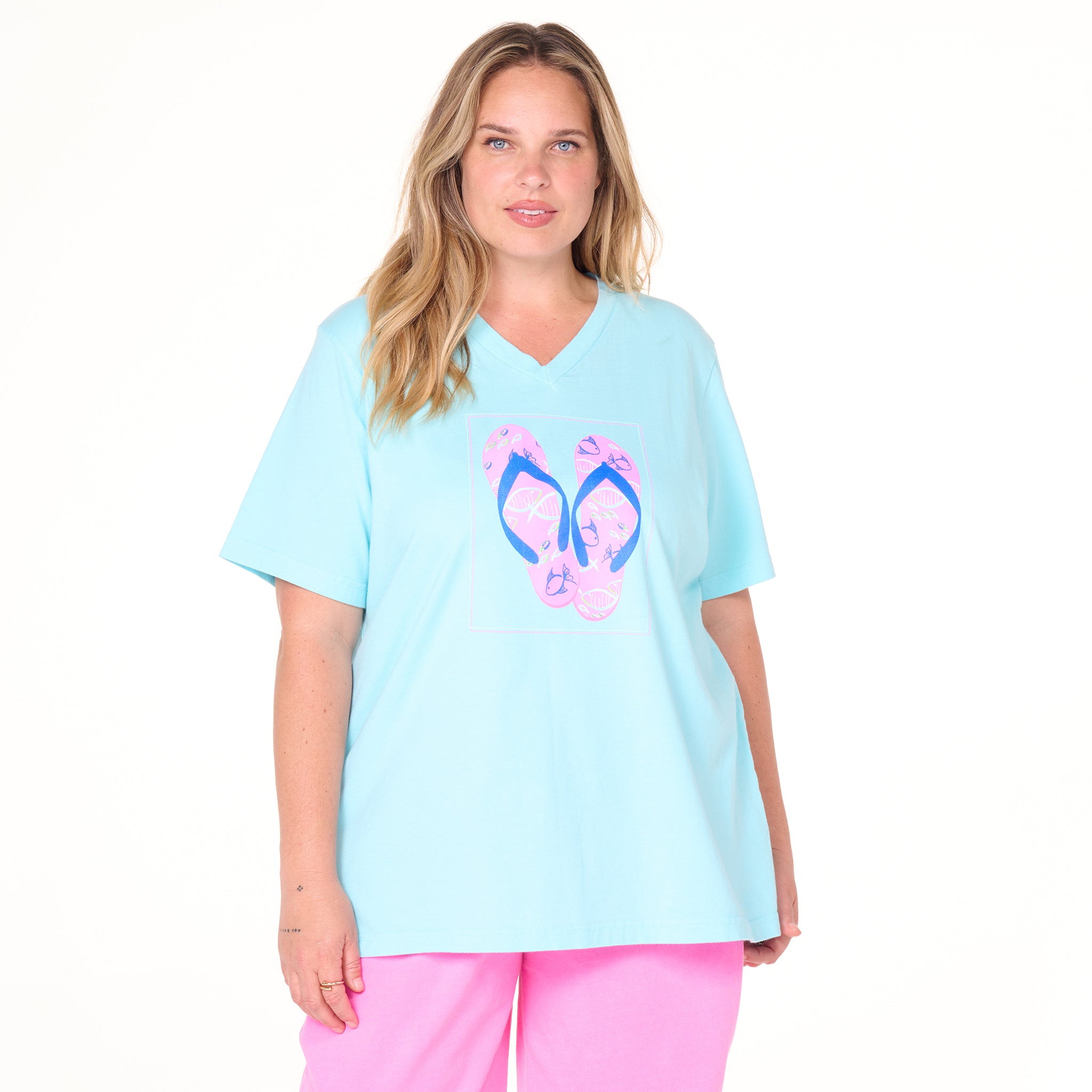 Fishy Flop V-Neck T | Plus Size