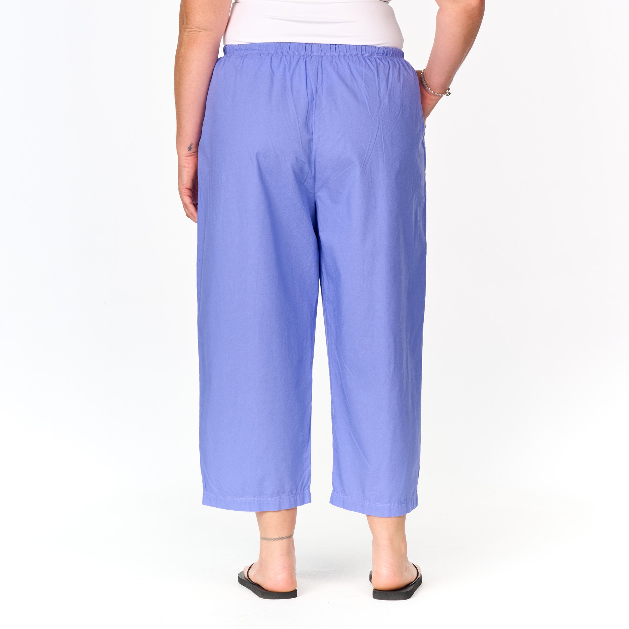 Topstitch Sheeting Capris | Plus Size